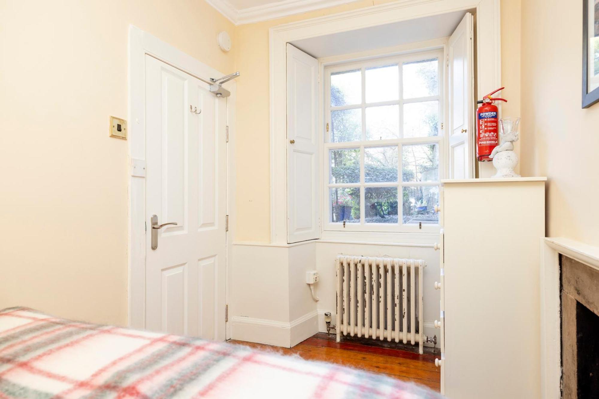 Joivy Beautiful Apartment, Private Garden, Calton Hill إدنبرة المظهر الخارجي الصورة
