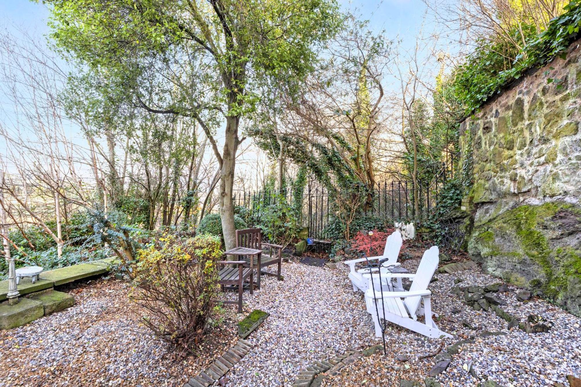 Joivy Beautiful Apartment, Private Garden, Calton Hill إدنبرة المظهر الخارجي الصورة